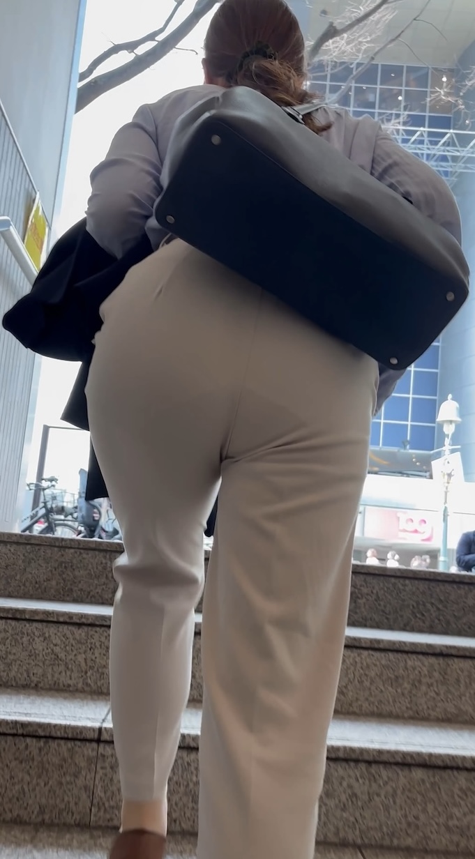 【再販】《４K・高画質》 No.1430「天才的なスラックスパンツ！尻肉の躍動感ももの凄い」 サンプル3